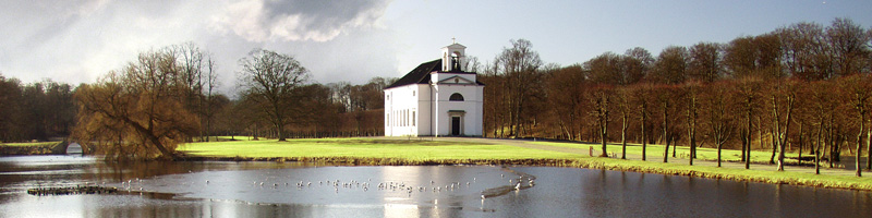 Kirke ved sø